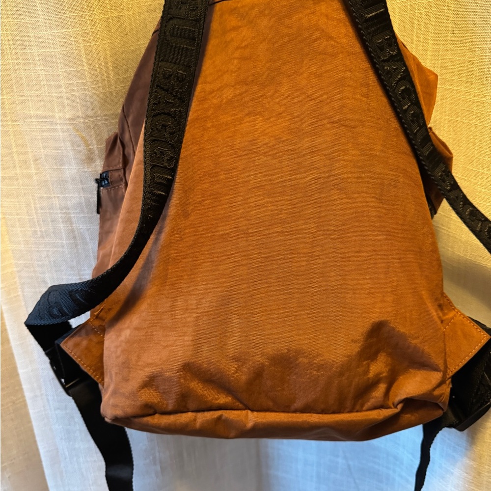 BAGGU Rust Color Backpack - Picture 4 of 5